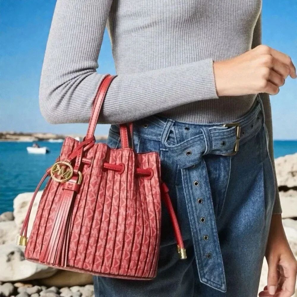 Michael Michael Kors Signature Willa Extra Small Convertible Pleated Bucket Grab